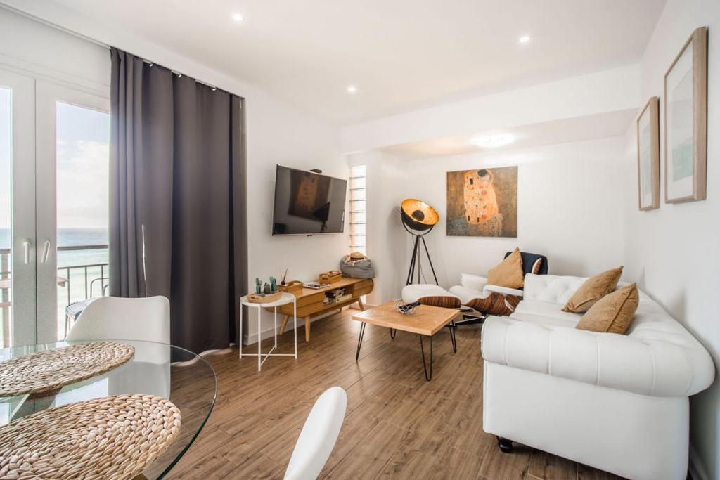 Beachfront Fuengirola Dreamin Apartment Bagian luar foto