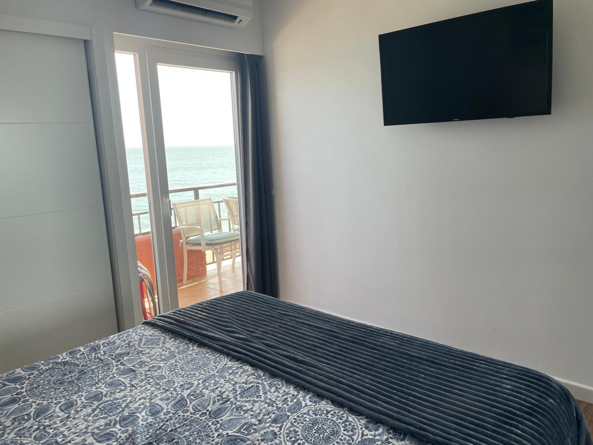 Beachfront Fuengirola Dreamin Apartment Bagian luar foto